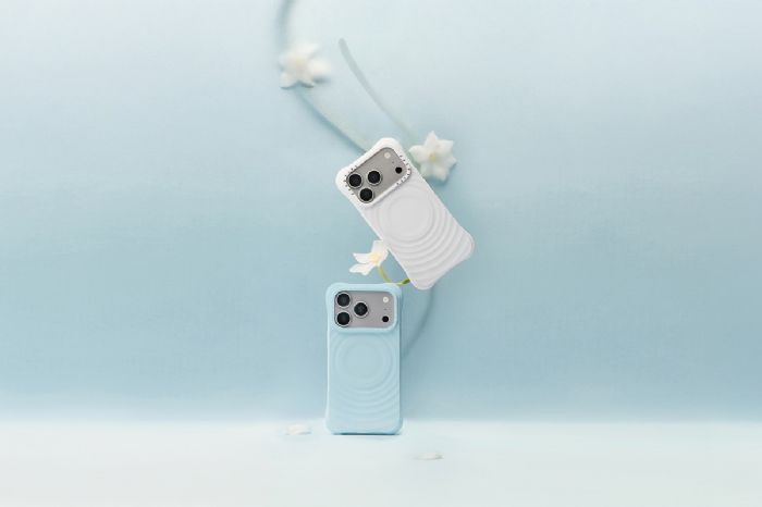 從指尖流溢的靜謐美學，CASETiFY 全新「海之藍漪」系列輕盈登場，CASETiFY 推出「柔霧藍」波紋系列新色，展現淡雅內斂的靜奢時尚